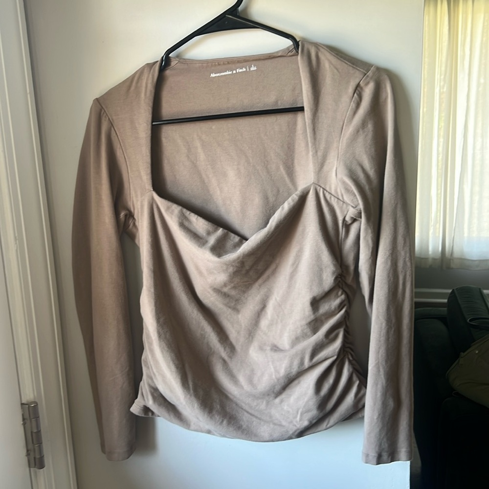 Abercrombie double lined top with square neck and ruched side